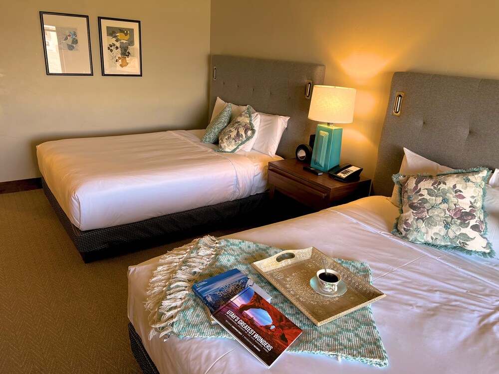 Classic Canyons Combo - last minute hotel in Bridgeport