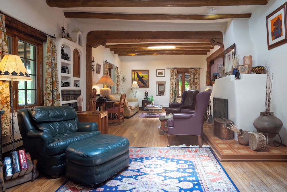 Inn on La Loma Plaza - photo 6