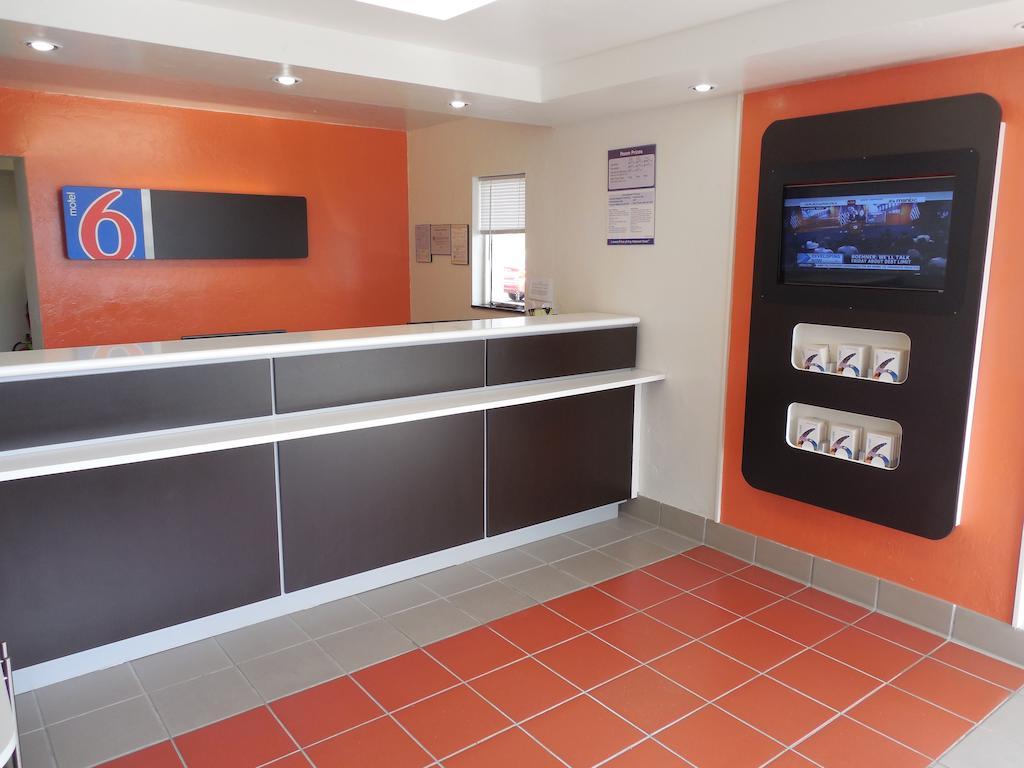 Motel 6 Bricktown - photo 11
