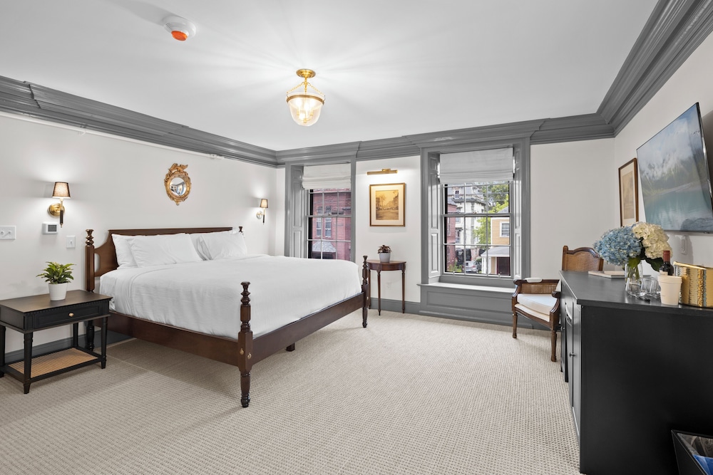 The Davenport Inn - photo 3