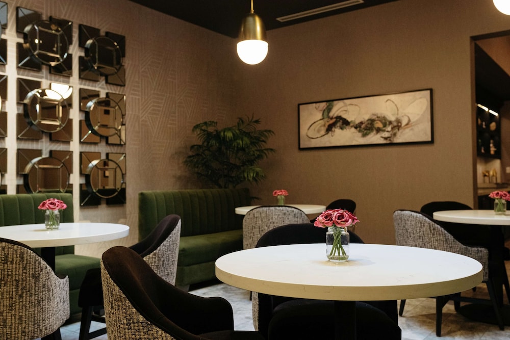 The Axis Moline Hotel Tapestry Collection by Hilton - photo 25