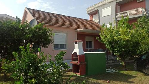 Lemon Tree - carbon neutral hotel in Ulcinj