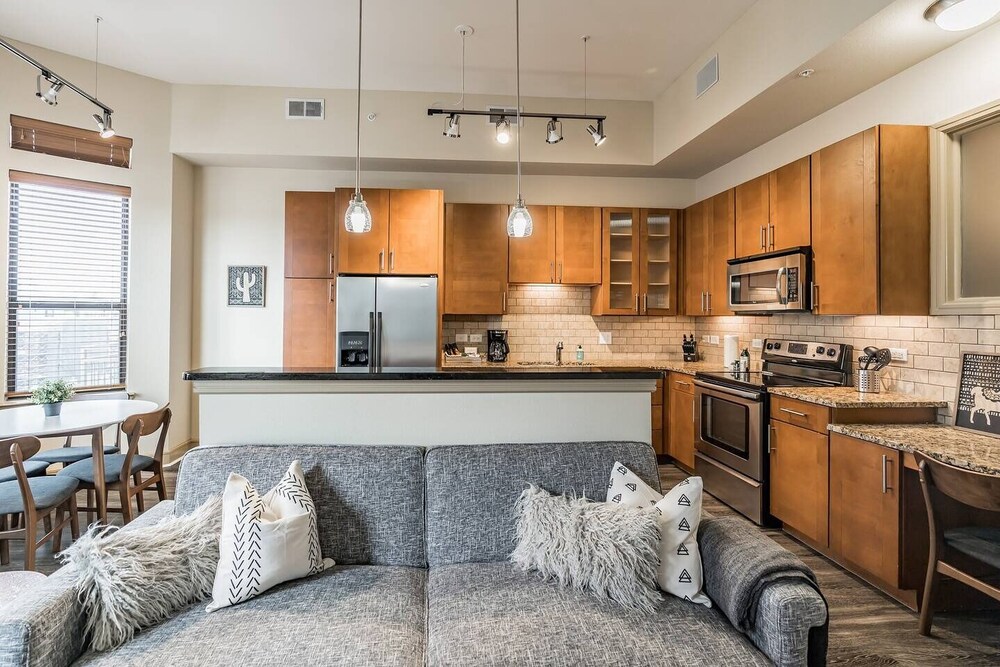 The Luxury Suites of Houston - photo 27
