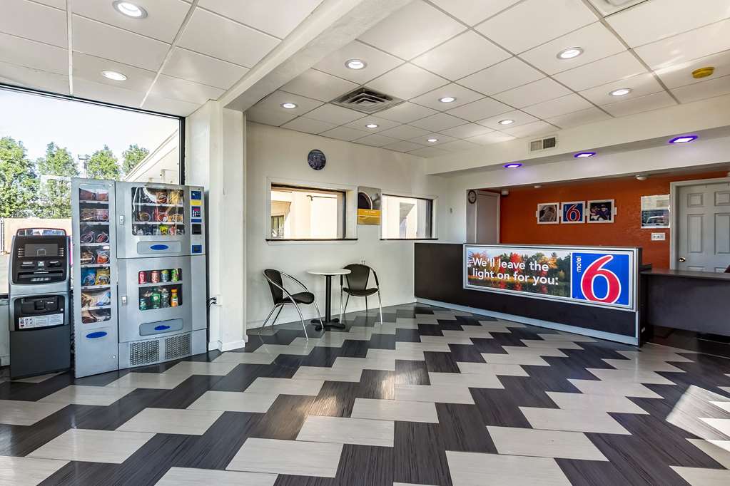 Motel 6 Elizabeth NJ Newark Liberty Intl Airport - photo 24