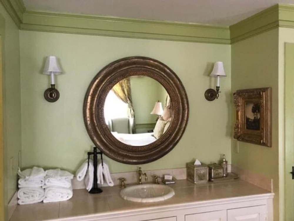 Admiral Farragut Inn - photo 25