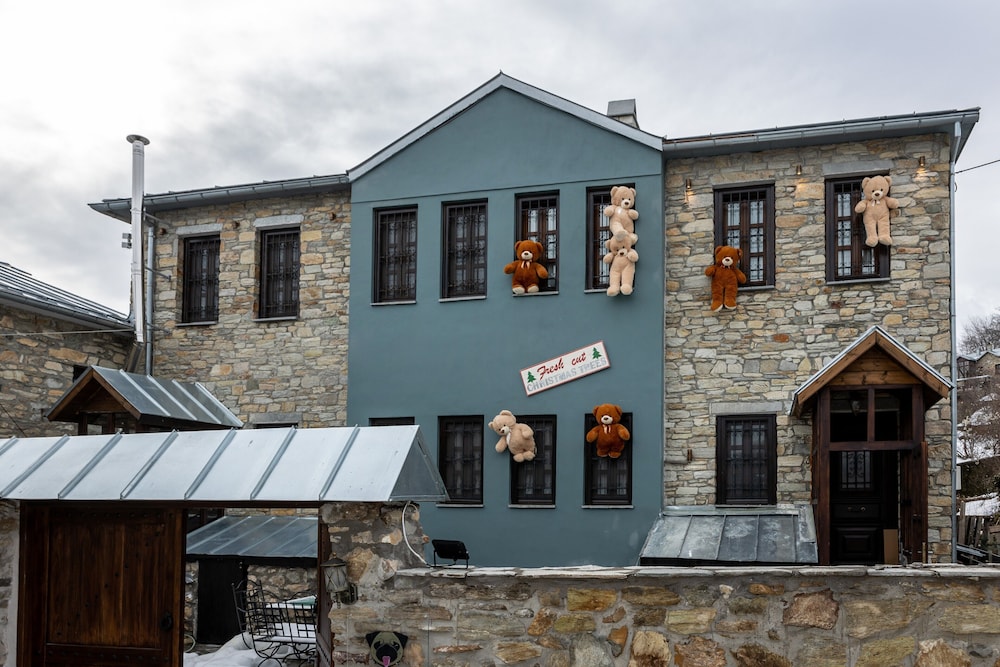 Rock Dandy La Maison De L Ours Top Fireplace Retreat — 4-Star Luxury Hotel in Amyntaio, Greece