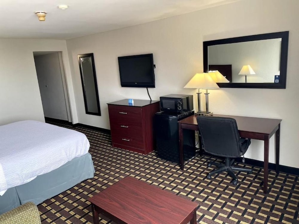 Days Inn by Wyndham Fort Wright Cincinnati Area - photo 22