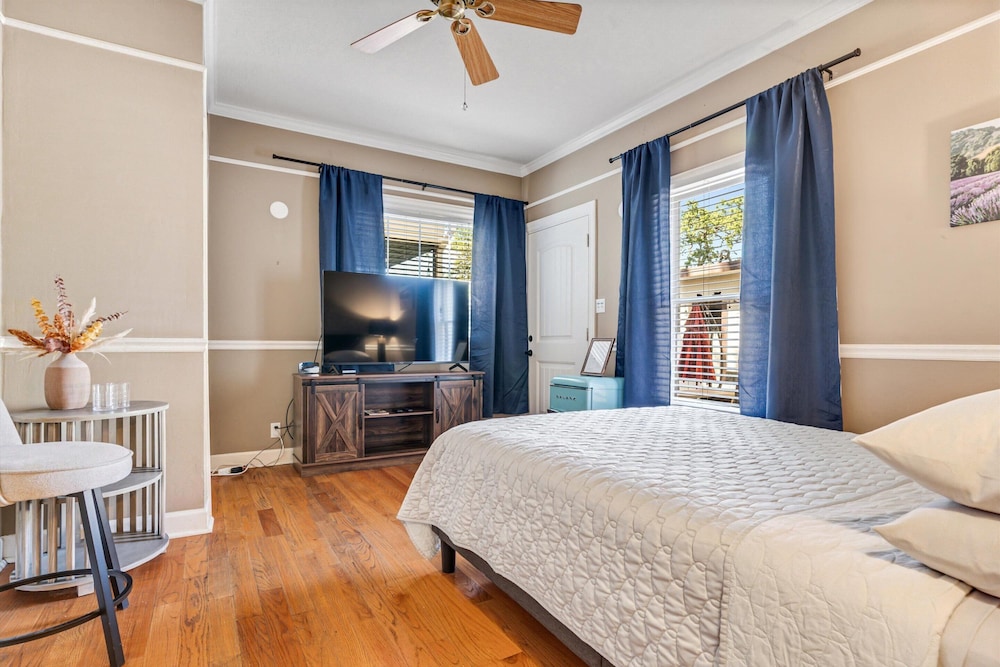 Cinnamon Bear Creekside Inn - photo 13