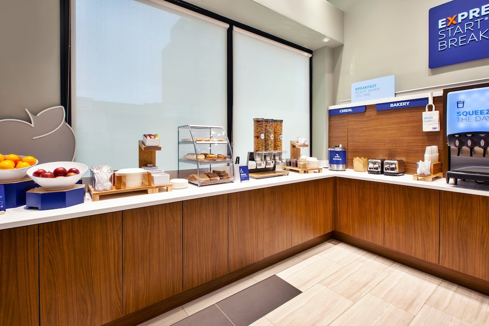 Holiday Inn Express NYC Brooklyn Sunset Park by IHG - photo 29