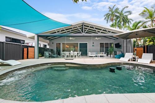 A Sumptuous Poolside Family Oasis at Gardens Villa — 4-Star Luxury Hotel in Darwin, Australia