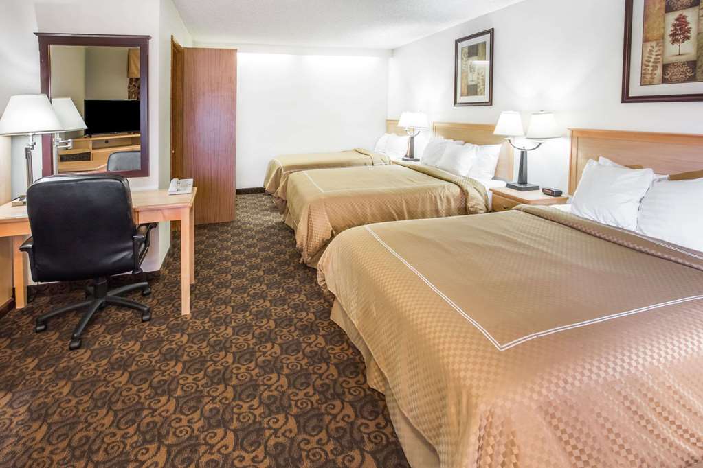 Days Inn by Wyndham Black Bear - photo 12