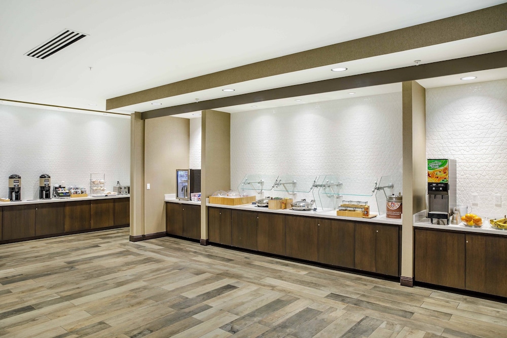 SpringHill Suites by Marriott Topeka Southwest - photo 23