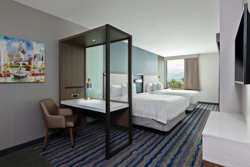 SpringHill Suites by Marriott Escondido Downtown - photo 7
