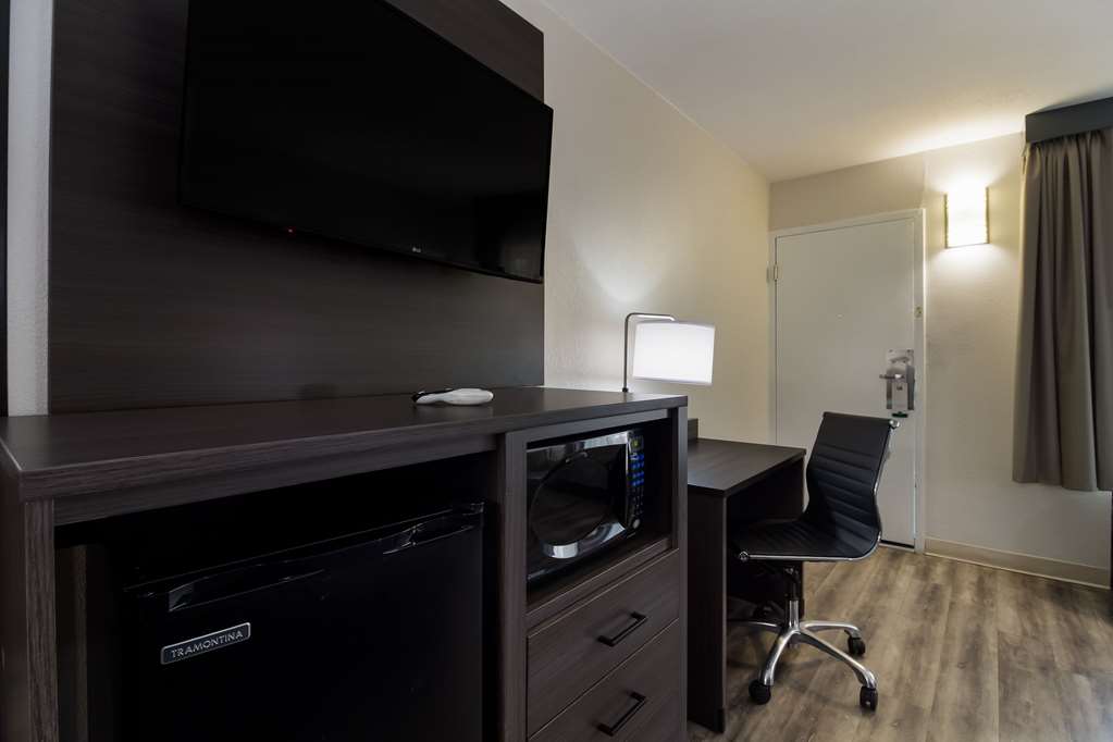 Quality Inn Coliseum - photo 22