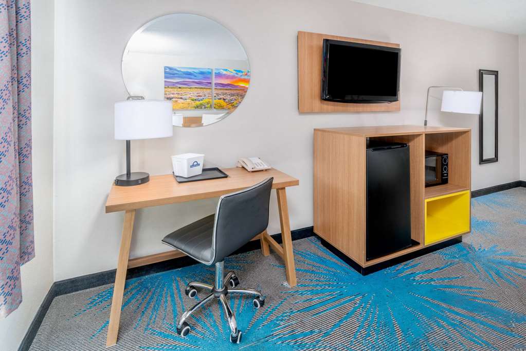 Days Inn by Wyndham Los Lunas - photo 17
