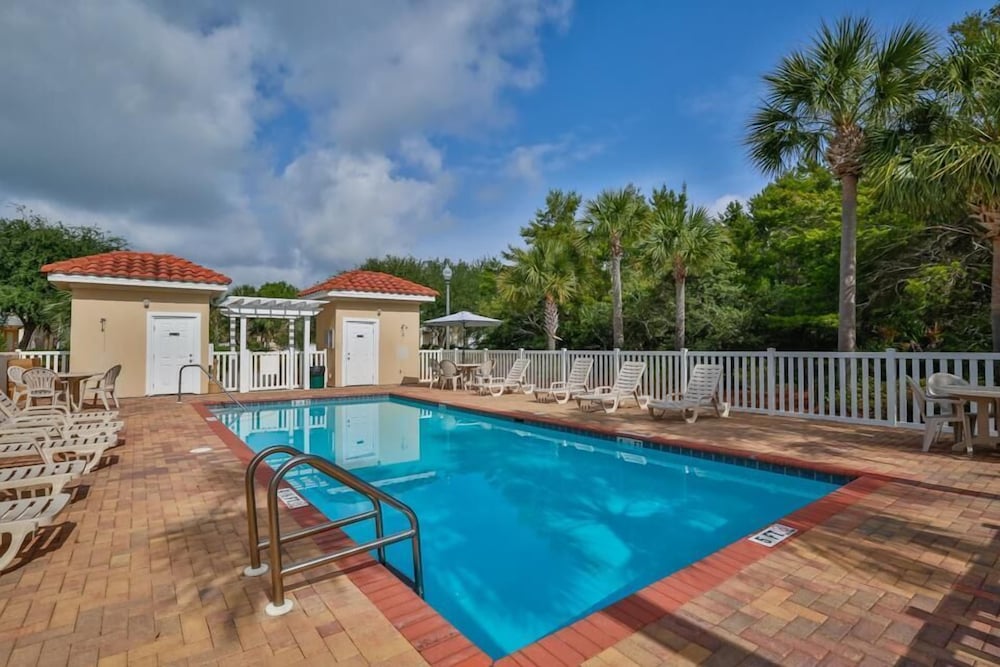 Sunset At Miramar 5 Bedroom Holiday Home By Five Star Properties — 4-Star Luxury Hotel in Miramar Beach, United States