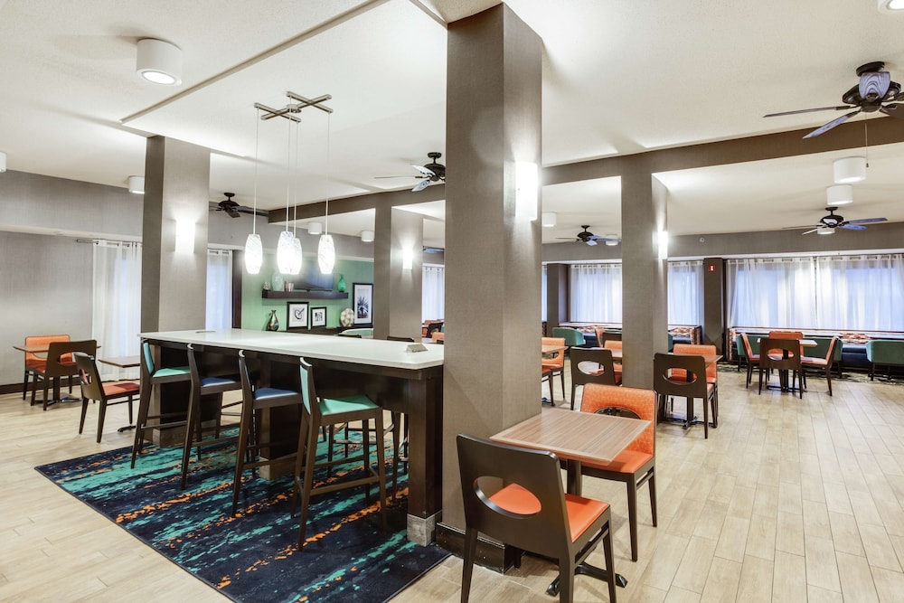 Hampton Inn Orlando International Drive Convention Center - photo 4