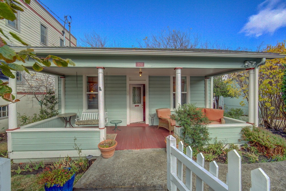 Carlisle Garden Suites - photo 36