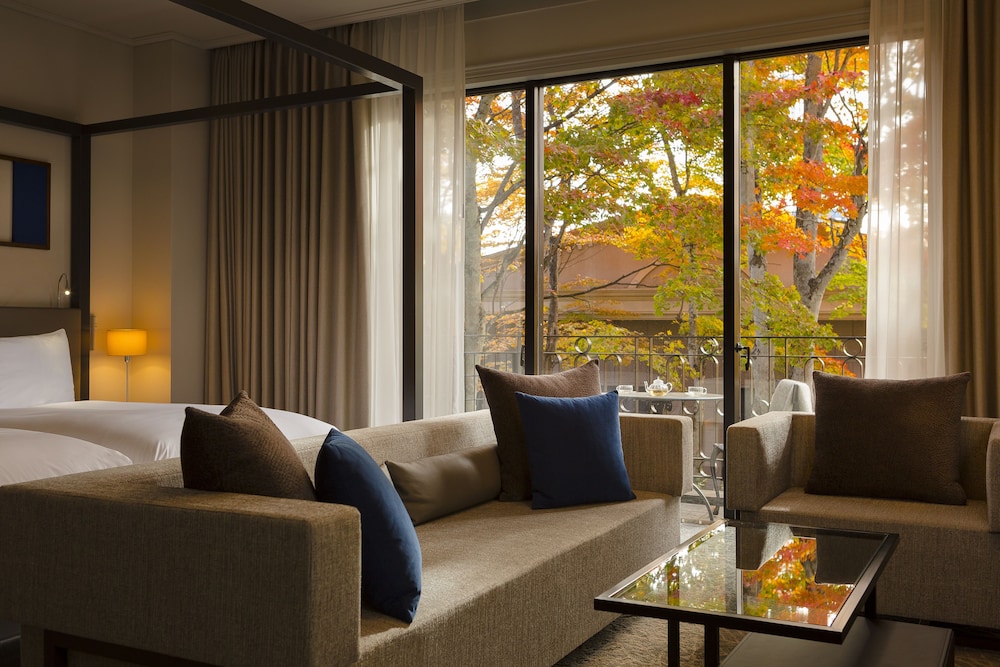 Kyukaruizawa Kikyo Curio Collection by Hilton — Kusatsu — photo 4