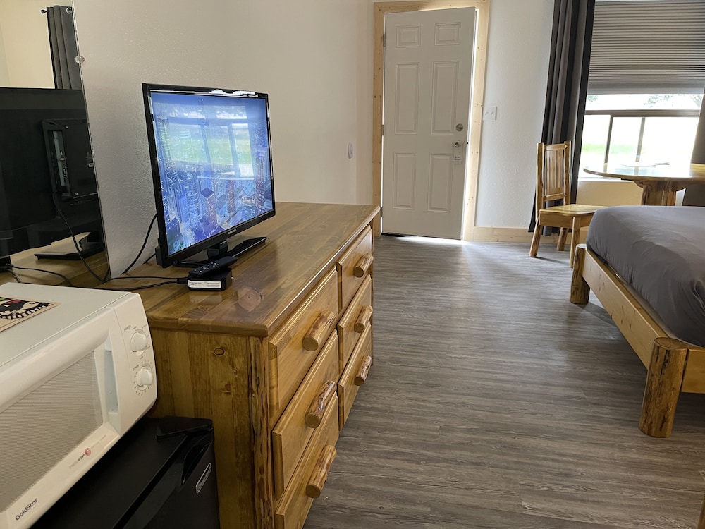 Kootenai Valley Motel - photo 24