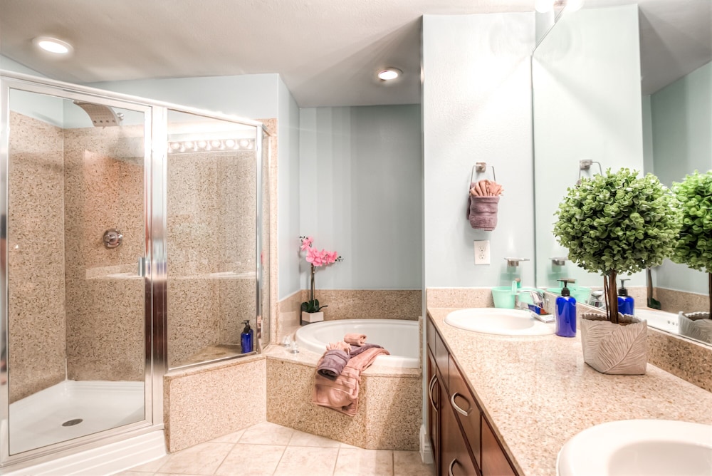 Laketown Wharf Resort by Aneliya's Rentals - photo 795