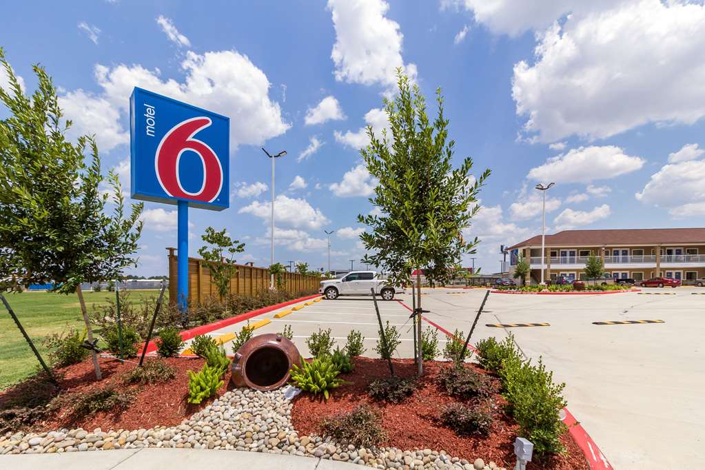 Motel 6 Houston TX North - featured photo