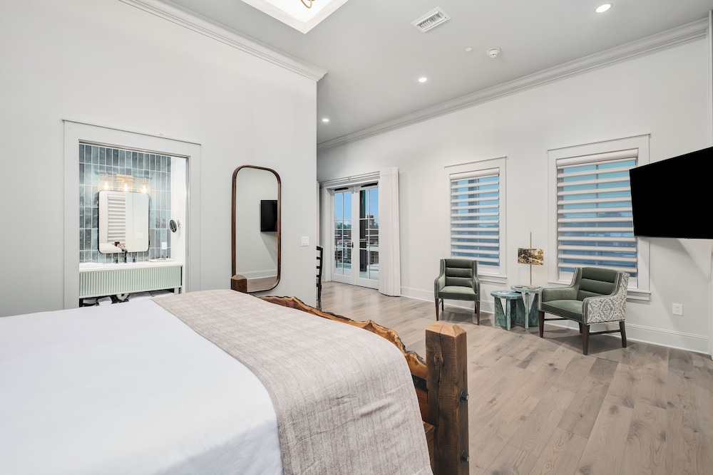 The Flying Fifty a Luxury Boutique Hotel - photo 9