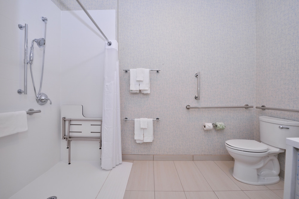 Holiday Inn Express & Suites Madison by IHG - photo 19