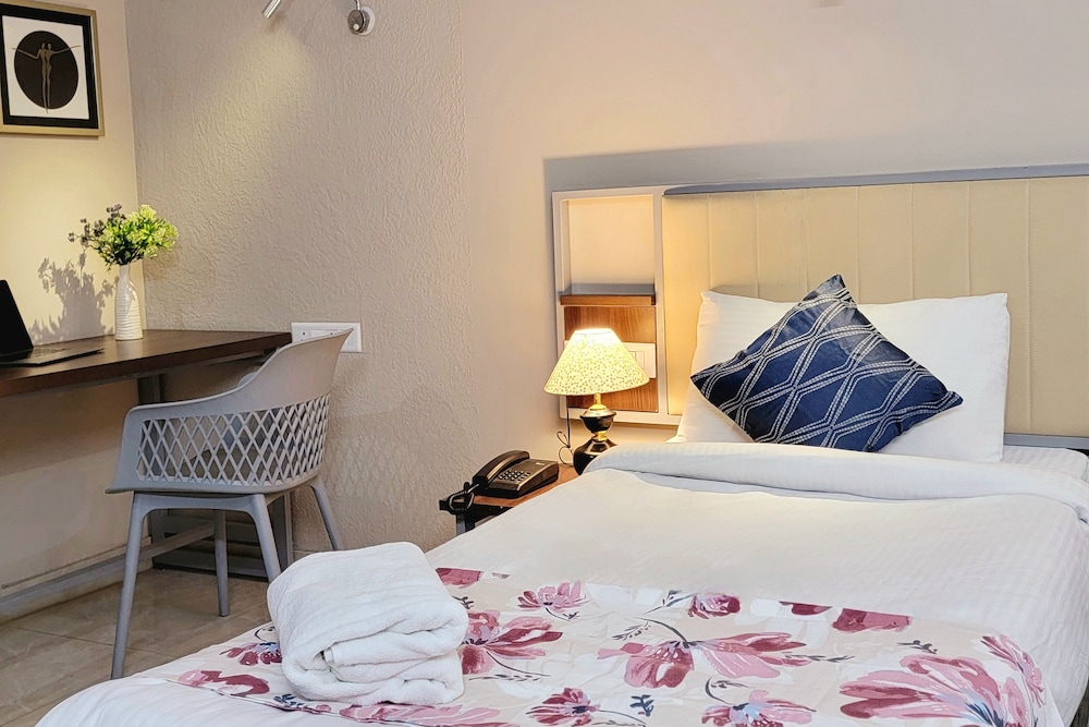 1047 Vamsor heights in Gurgaon, India