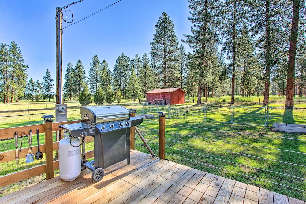 Cozy Chiloquin Retreat Less Than 30 Mi to Crater Lake in Chiloquin, United States