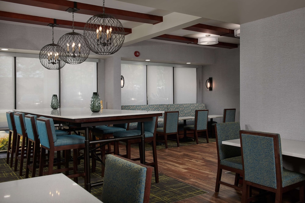 Hampton Inn Atlanta NW Cumberland - photo 4