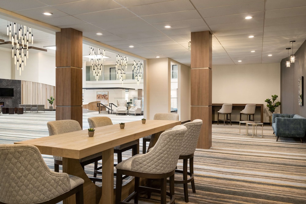 DoubleTree by Hilton Fort Worth South Hotel & Conference Center - photo 8