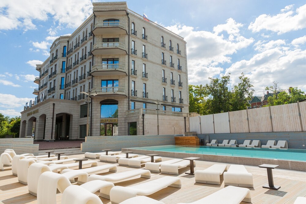 Soho Grand Hotel — hotel in Azov