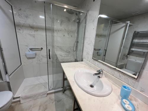 Apartamentos City Beach — 4-Star Luxury Hotel in Barcelona, Spain