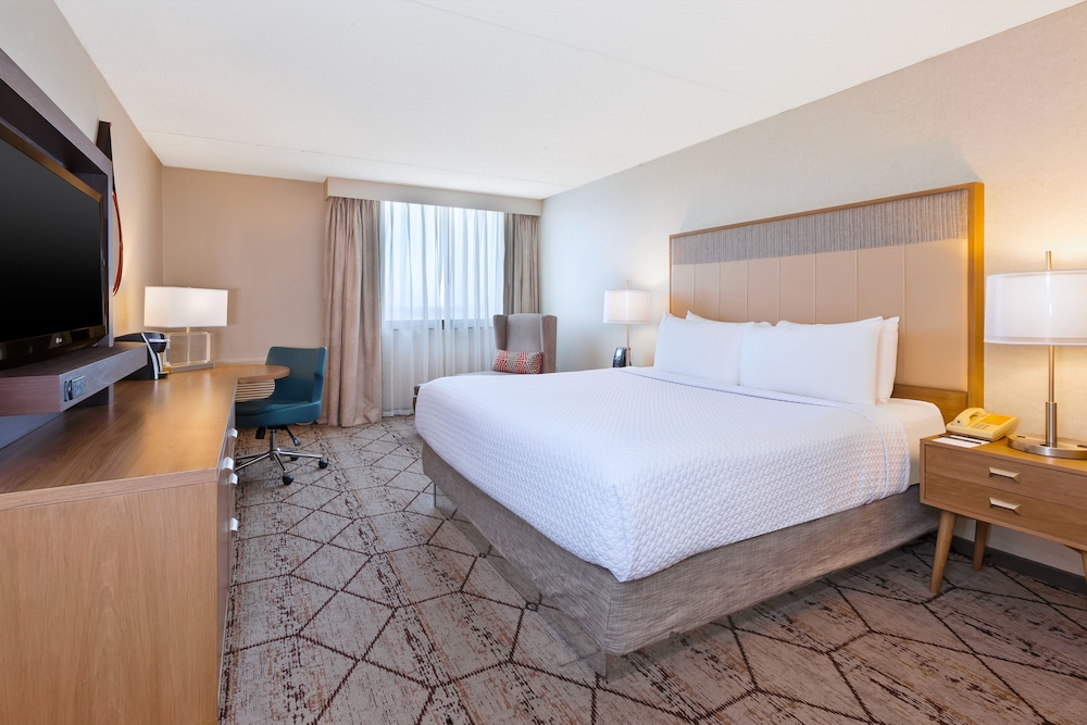 Crowne Plaza Columbus North Worthington by IHG - photo 4