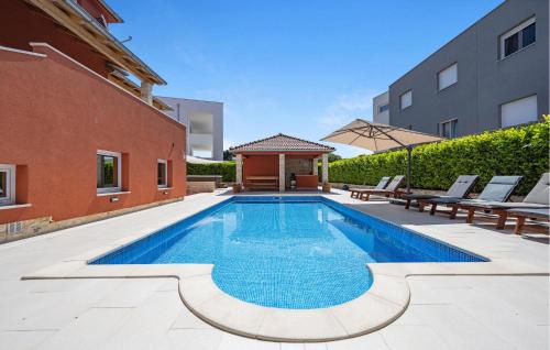 Stunning Home In Zaboric With Sauna — 4-Star Luxury Hotel in Sibenik, Croatia