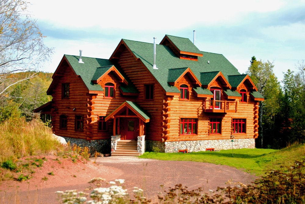 Baptism River Inn — hotel in Minneota