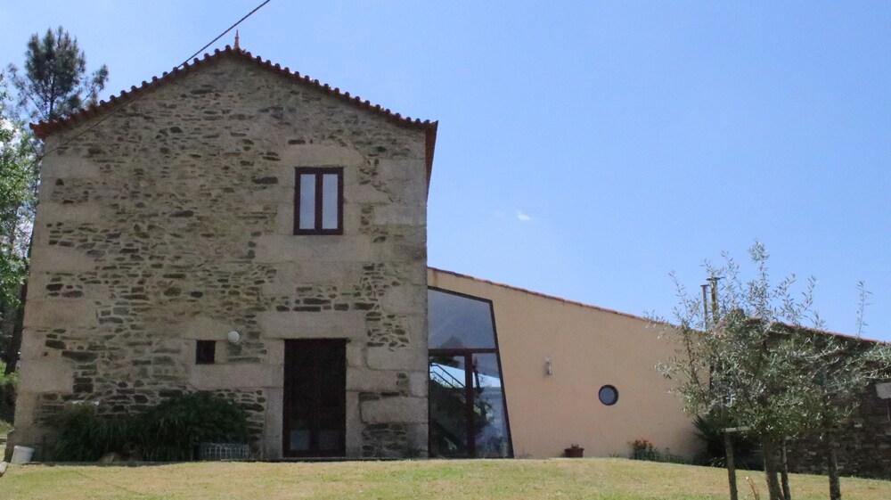 Holiday Home Quelha Do Rio — 4-Star Luxury Hotel in Guarda, Portugal