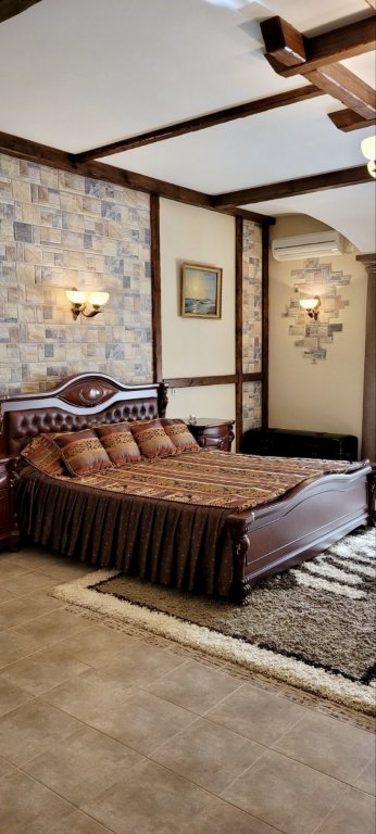 Resident - carbon neutral hotel in Sudak