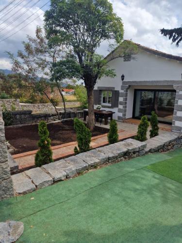 El Nido Del Aguila Hotel Las Gacelas Becerril — hotel in Becerril De La Sierra