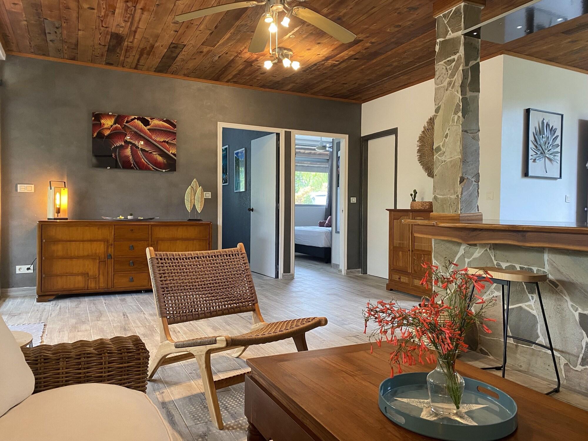 Villa Hoama Lodge Moorea — 4-Star Luxury Hotel in Teavaro, French Polynesia