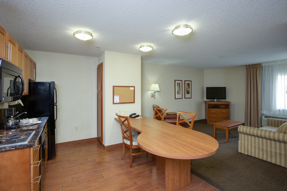 Candlewood Suites Richmond Airport by IHG - photo 11