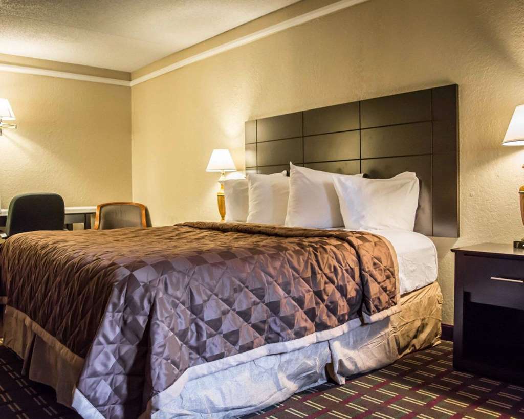 Rodeway Inn Near Ybor City Casino - photo 18
