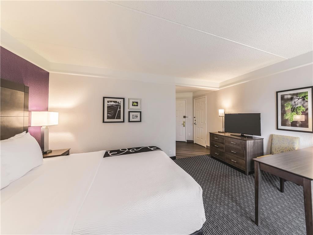 La Quinta Inn & Suites by Wyndham Austin Airport - photo 20