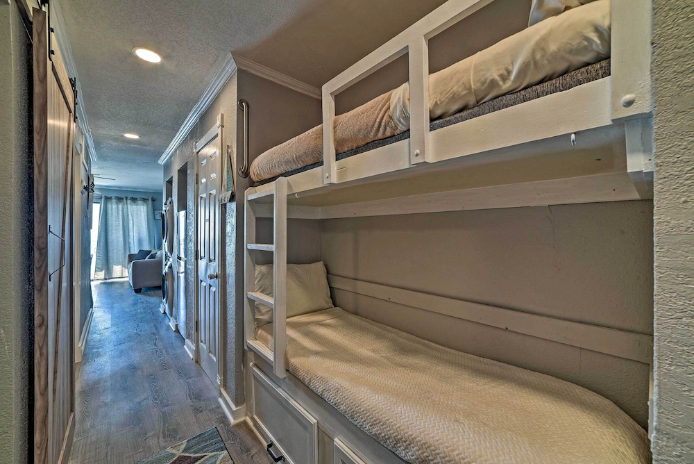 Oceanfront Corpus Christi Condo: Resort Perks - photo 5