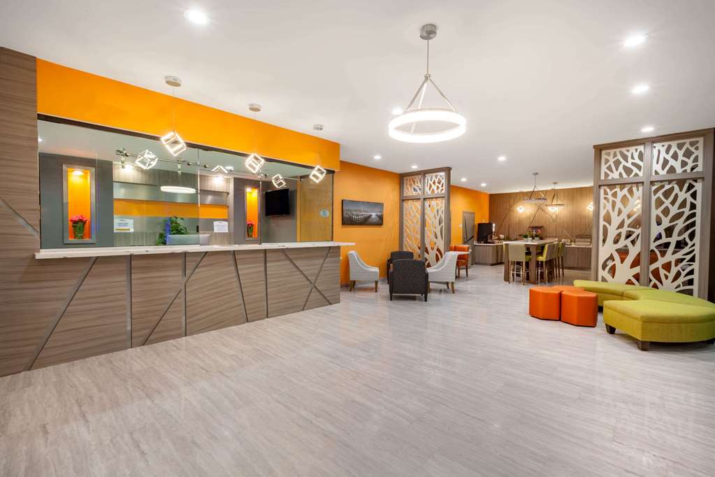 Baymont by Wyndham Houston Hobby Airport - photo 5