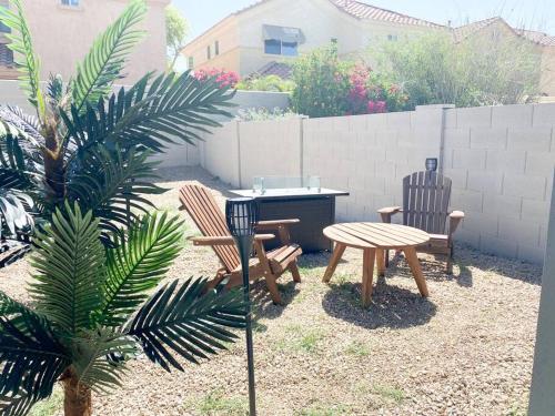 Modern Townhouse in Tempe Near Arizona State University with Fast Wi Fi & Free Parking for Cozy Stay — 4-Star Luxury Hotel in Tempe, United States