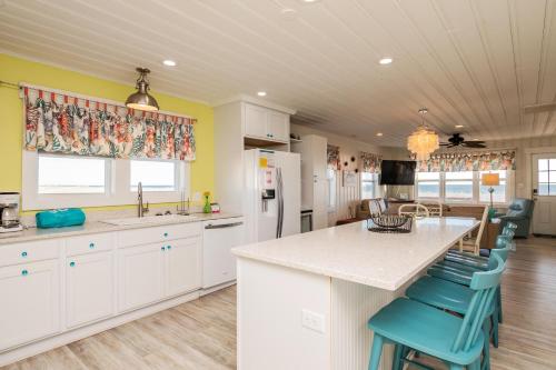 Moon Struck by Oak Island Accommodations - photo 13