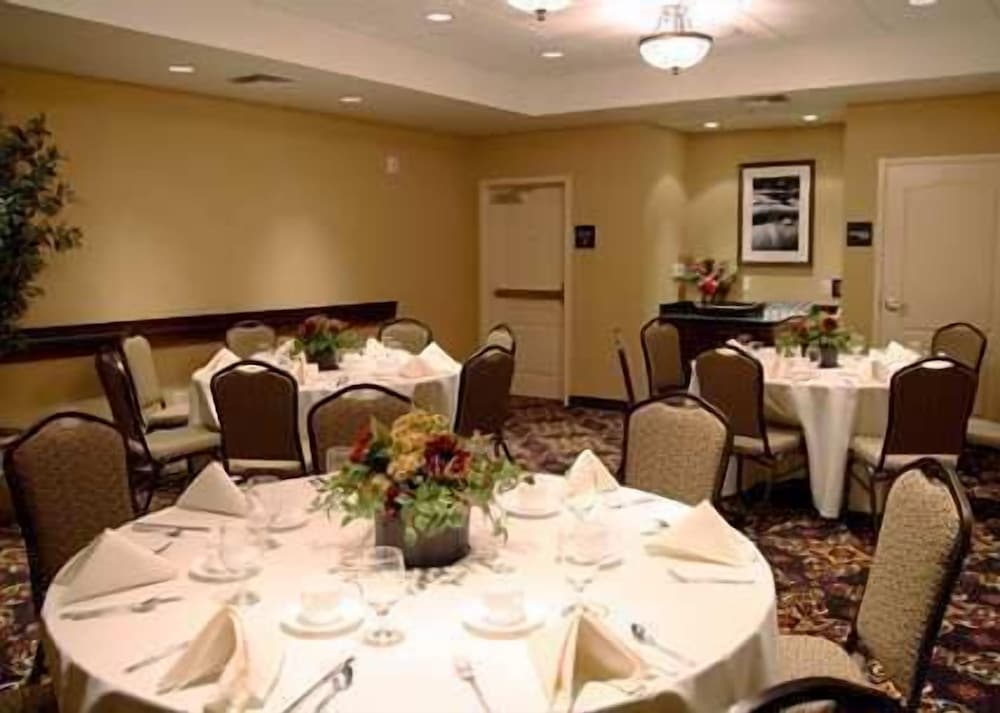 Hampton Inn & Suites Lodi - photo 28