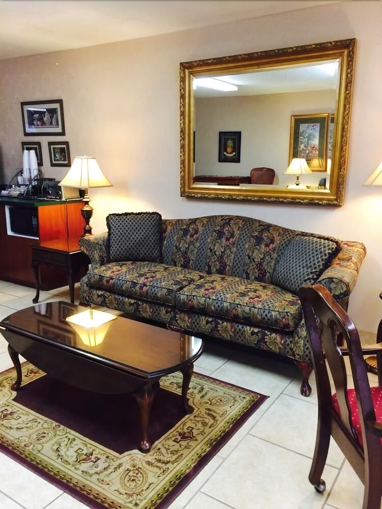 Brookshire Inn - photo 14